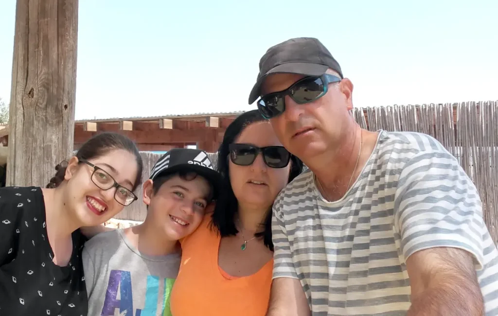 הסטודיו של מל-קצת על נורית מל מאטיס תמונה משפחתית